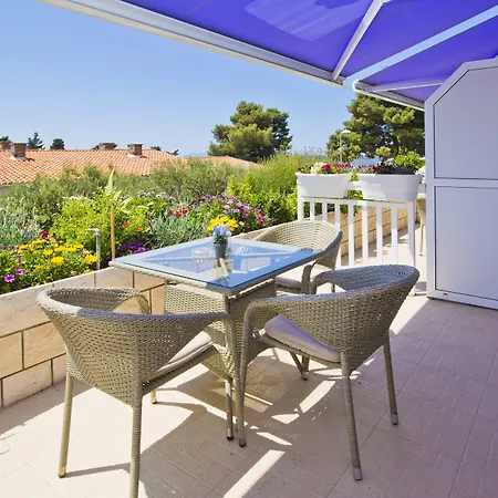 Violeta Hvar * Hvar Town