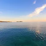 维奥莱塔赫瓦尔公寓