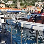Violeta Hvar