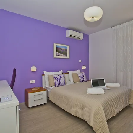 Апартаменти Violeta Hvar