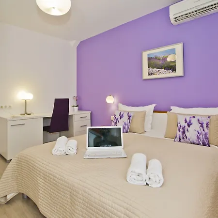 Violeta Hvar * Хвар