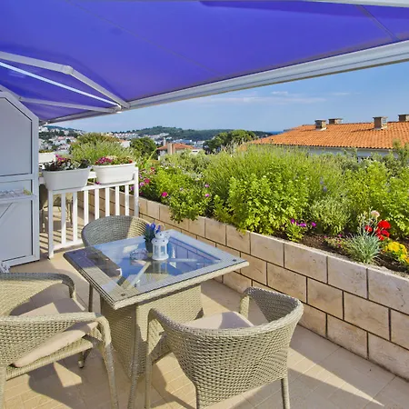 Violeta Hvar Апартаменти